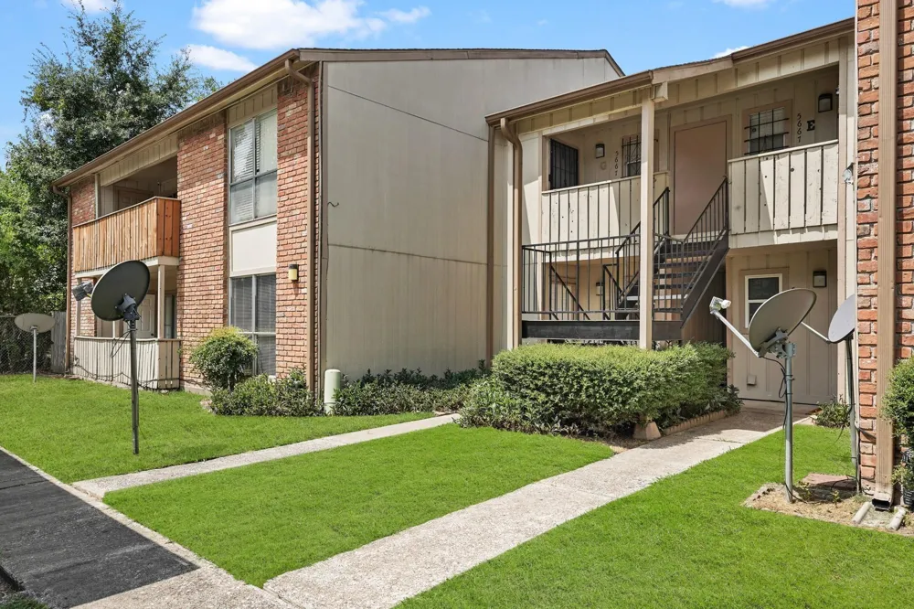 5667 Birchmont Drive #H Houston, TX 77091