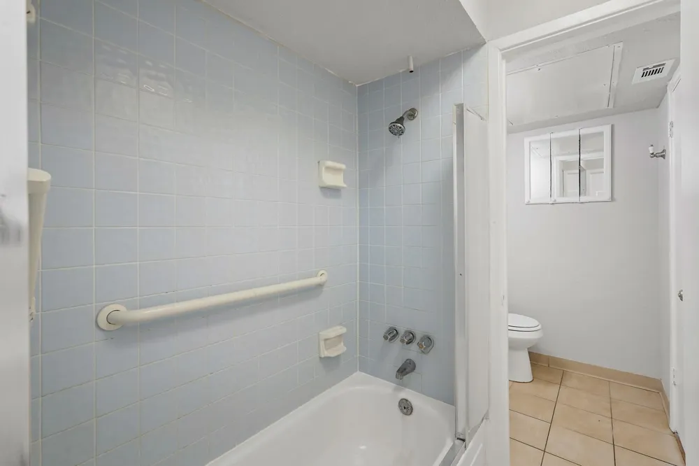 5667 Birchmont Drive #H Houston, TX 77091