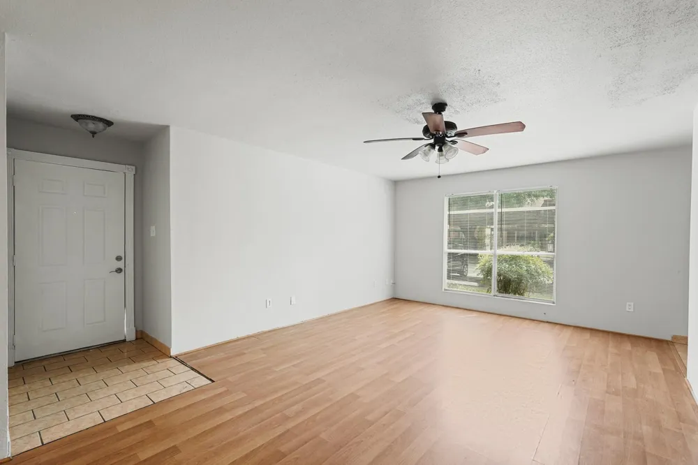 5667 Birchmont Drive #H Houston, TX 77091