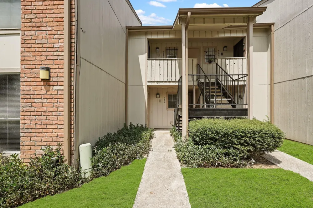 5667 Birchmont Drive #H Houston, TX 77091