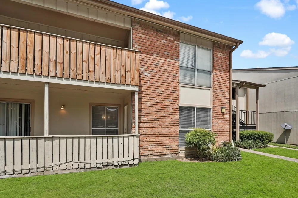 5667 Birchmont Drive #H Houston, TX 77091
