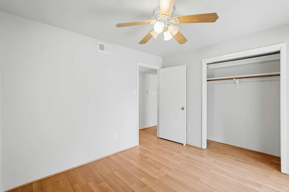5667 Birchmont Drive #H Houston, TX 77091