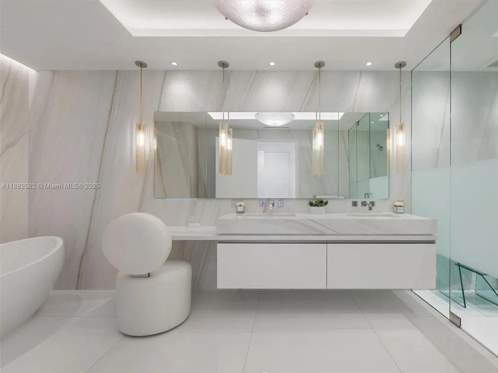 5053 Fisher Island Dr #5053 Miami Beach, FL 33109