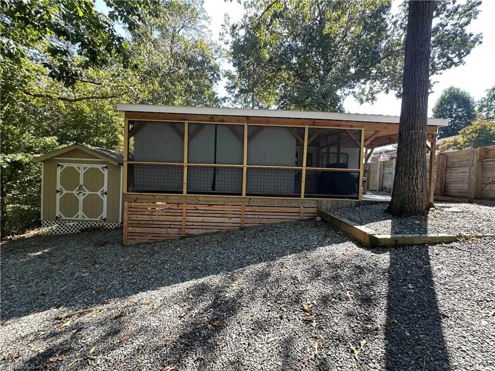 110 Meadowview Circle New London, NC 28127