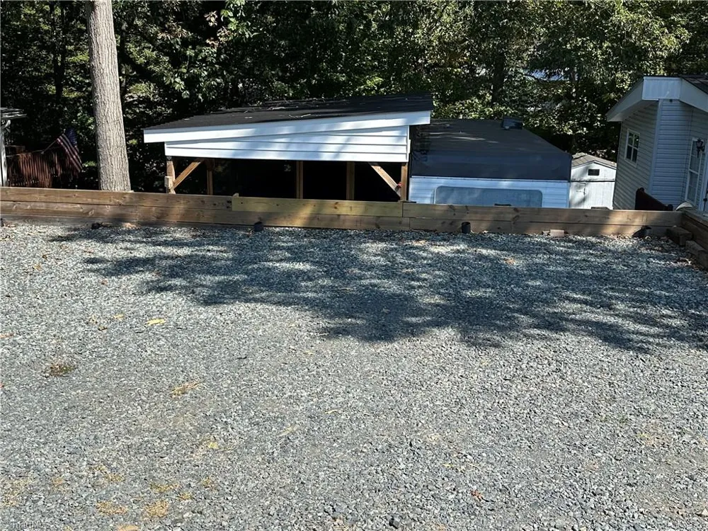 110 Meadowview Circle New London, NC 28127