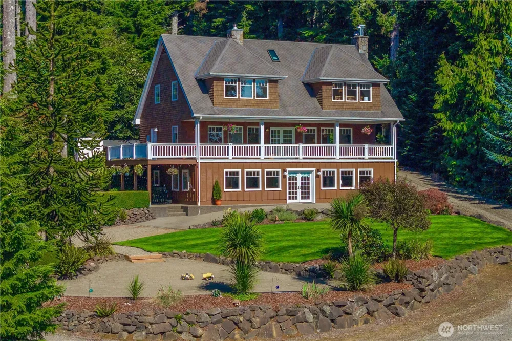 24 Broadway Hill Road Hoquiam, WA 98550