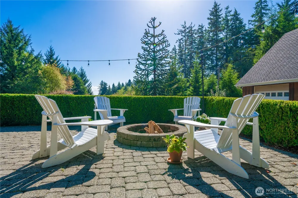 24 Broadway Hill Road Hoquiam, WA 98550