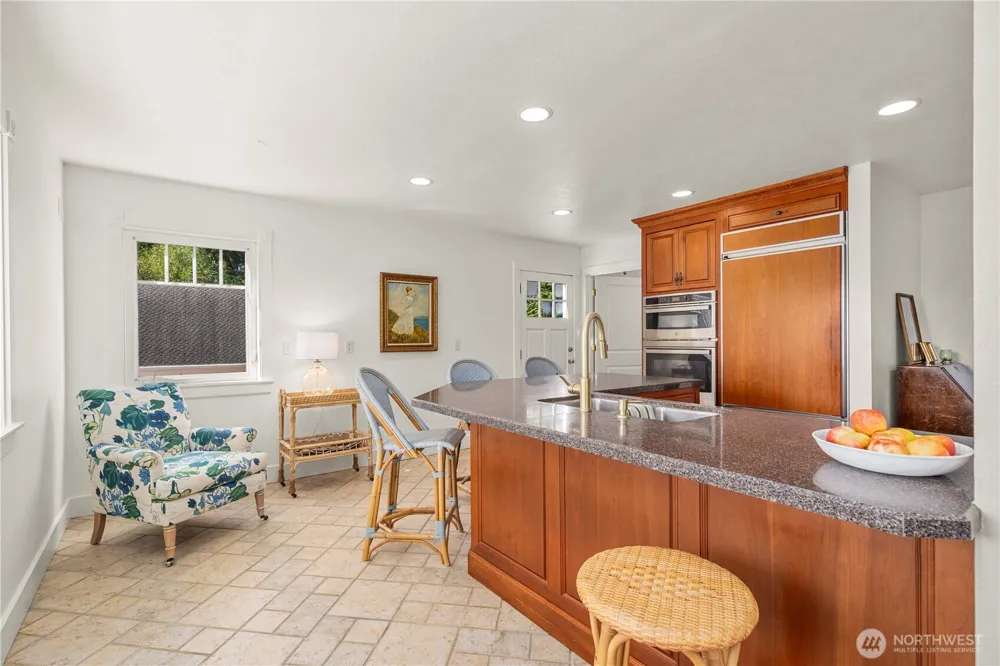 24 Broadway Hill Road Hoquiam, WA 98550