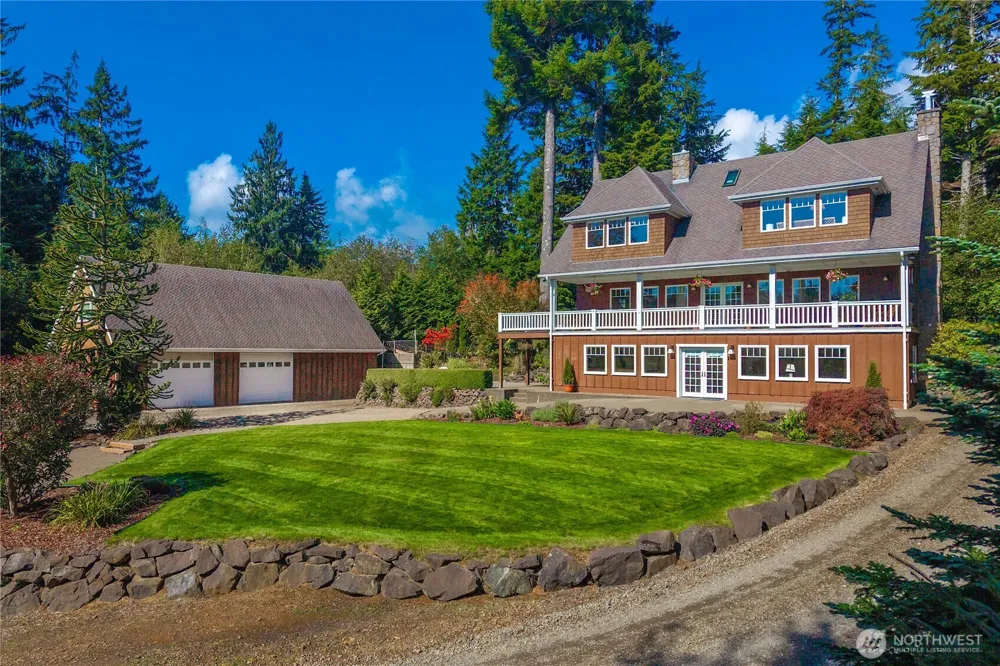 24 Broadway Hill Road Hoquiam, WA 98550