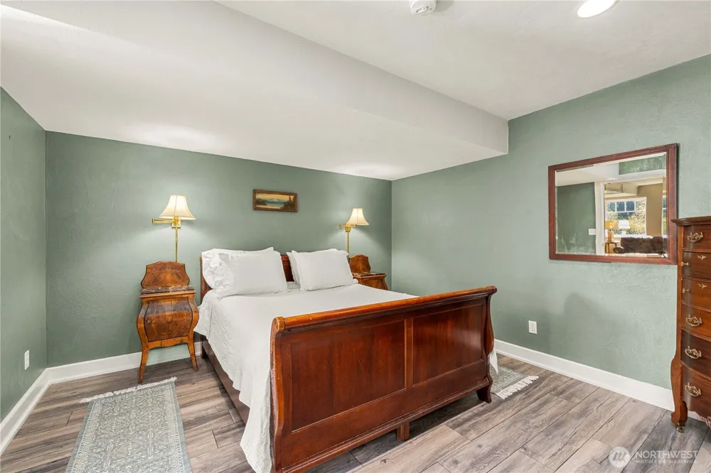 24 Broadway Hill Road Hoquiam, WA 98550