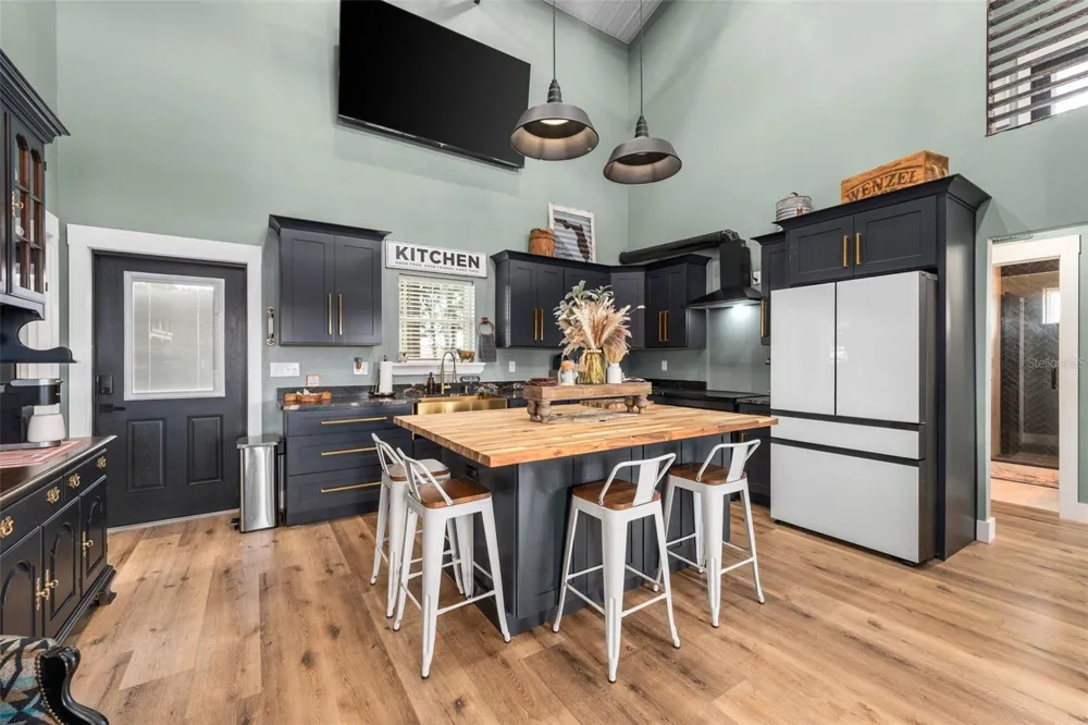 23220 NW 27TH ST Morriston, FL 32668