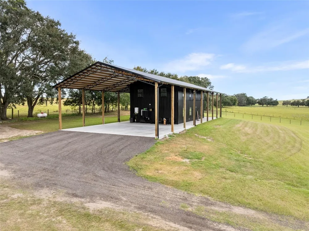 23220 NW 27TH ST Morriston, FL 32668