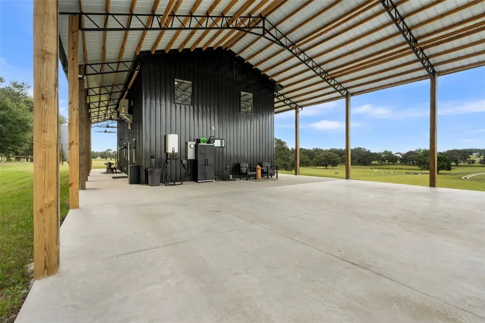 23220 NW 27TH ST Morriston, FL 32668