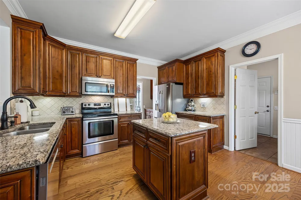 5899 Crimson Oak Court Harrisburg, NC 28075