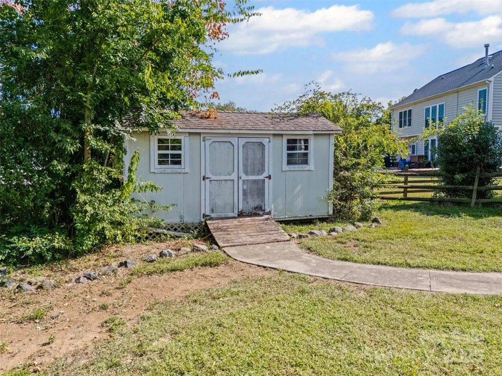 5899 Crimson Oak Court Harrisburg, NC 28075