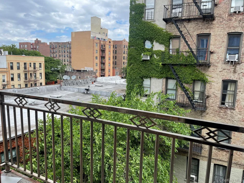 43-07 48th Street #5A Sunnyside, NY 11104