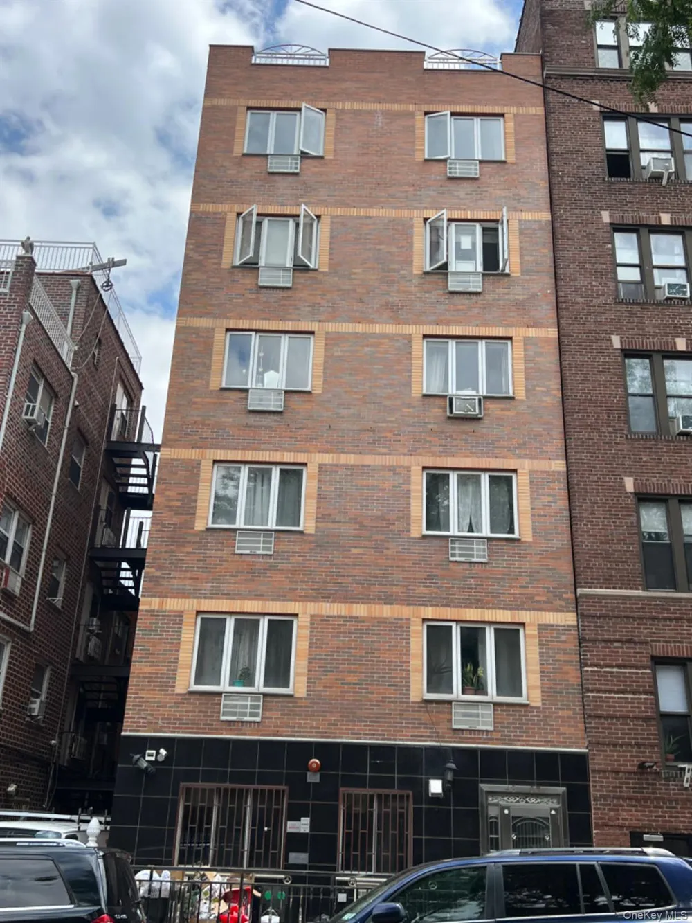 43-07 48th Street #5B Sunnyside, NY 11104