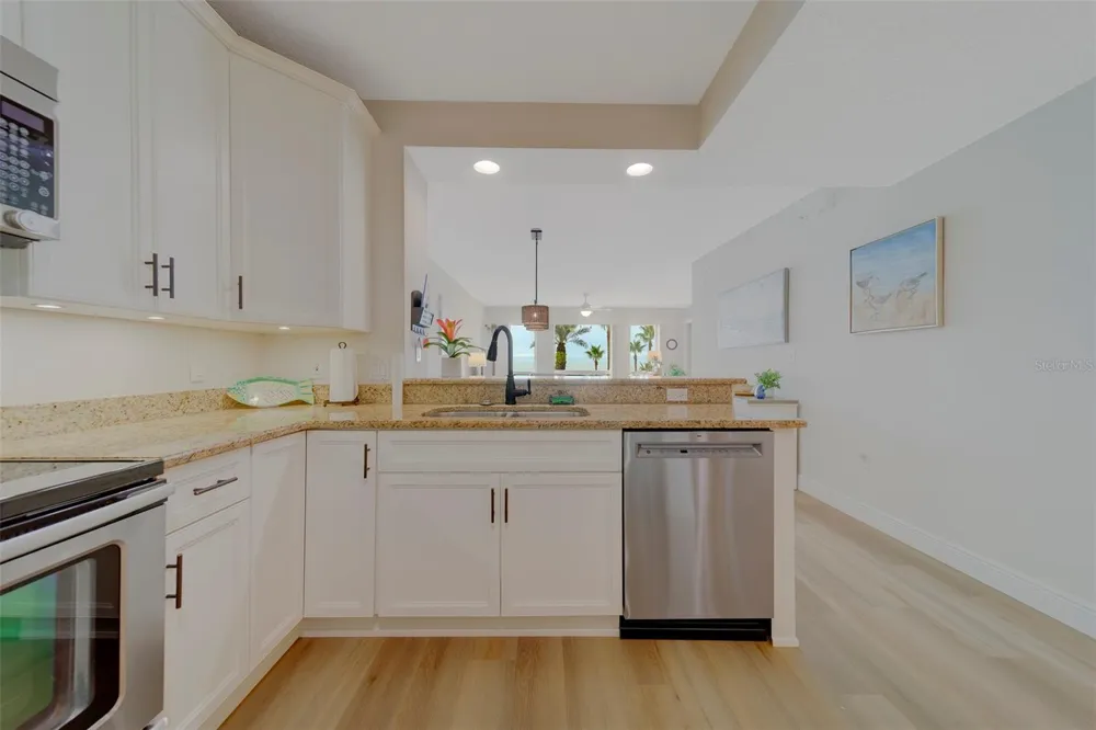 16700 GULF BOULEVARD #423 North Redington Beach, FL 33708