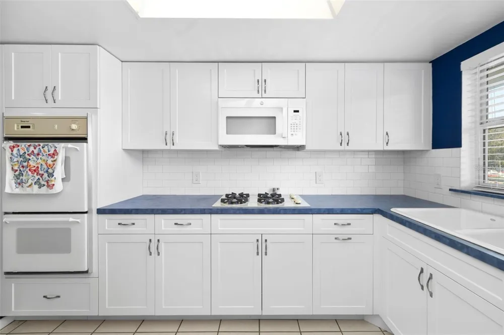 1868 SHORE DRIVE S #207 South Pasadena, FL 33707