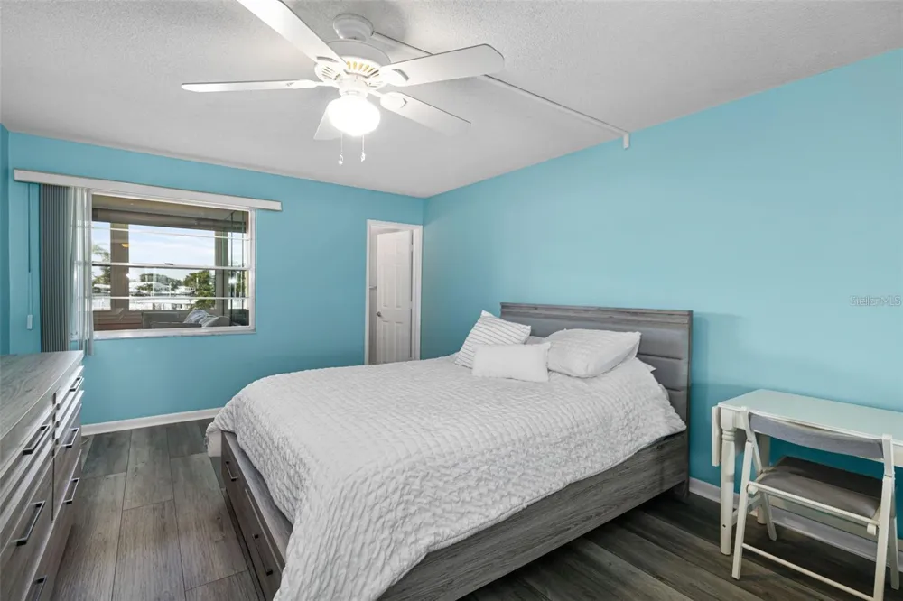1868 SHORE DRIVE S #207 South Pasadena, FL 33707