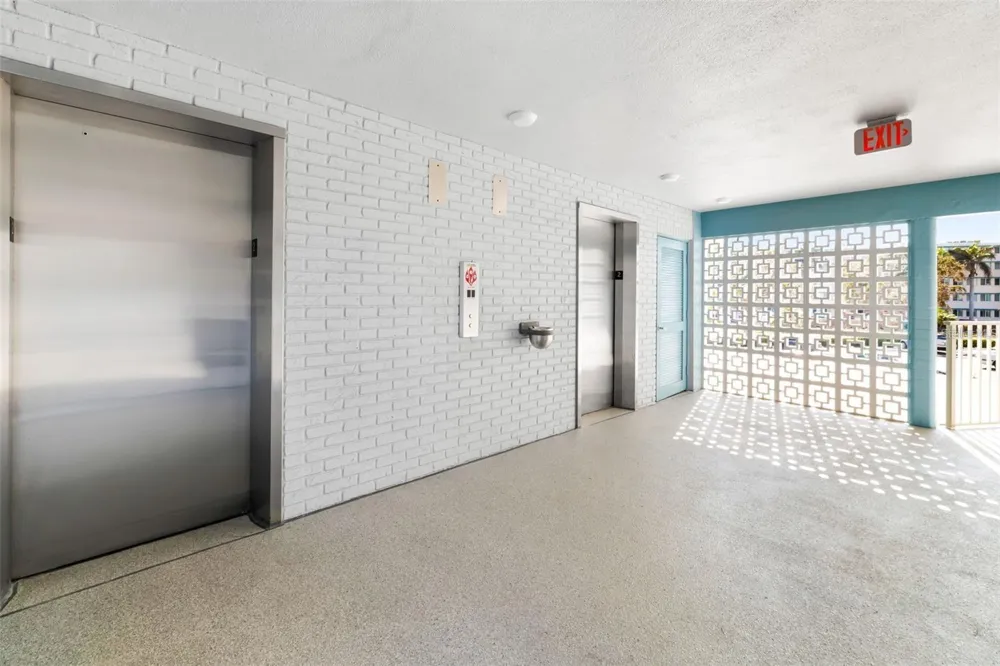 1868 SHORE DRIVE S #207 South Pasadena, FL 33707