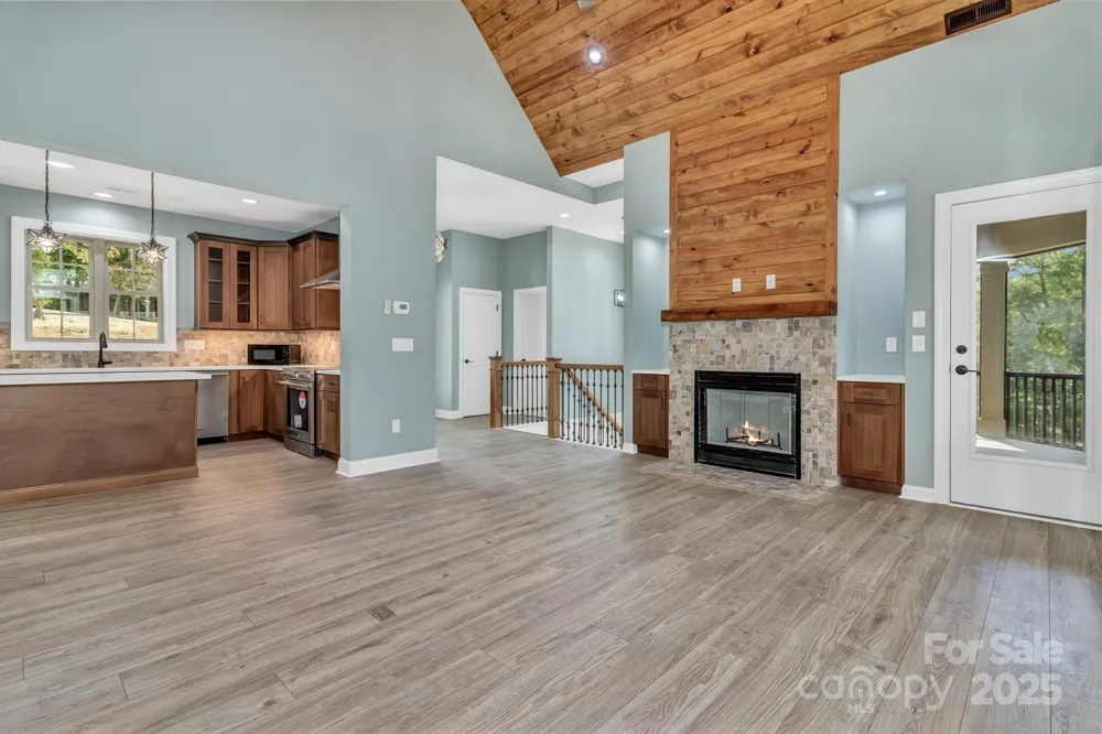 926 Settlers Trail Mars Hill, NC 28754