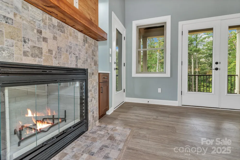 926 Settlers Trail Mars Hill, NC 28754