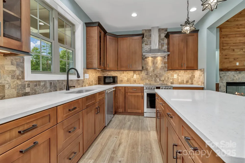 926 Settlers Trail Mars Hill, NC 28754