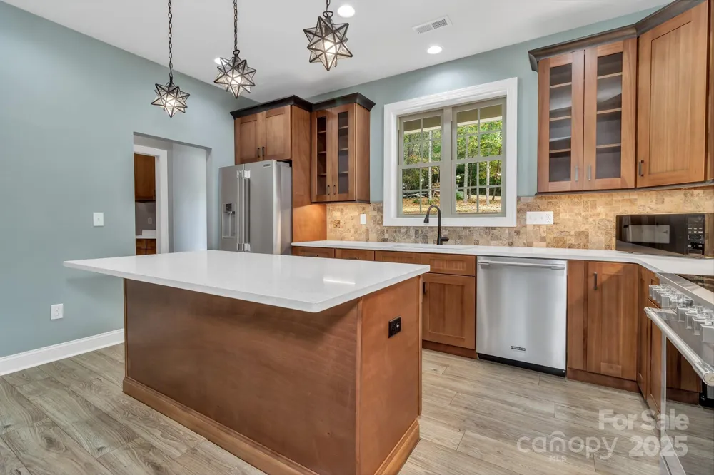 926 Settlers Trail Mars Hill, NC 28754