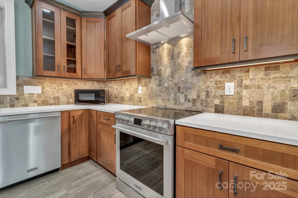 926 Settlers Trail Mars Hill, NC 28754