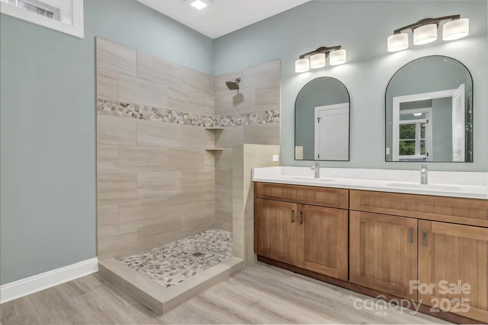 926 Settlers Trail Mars Hill, NC 28754
