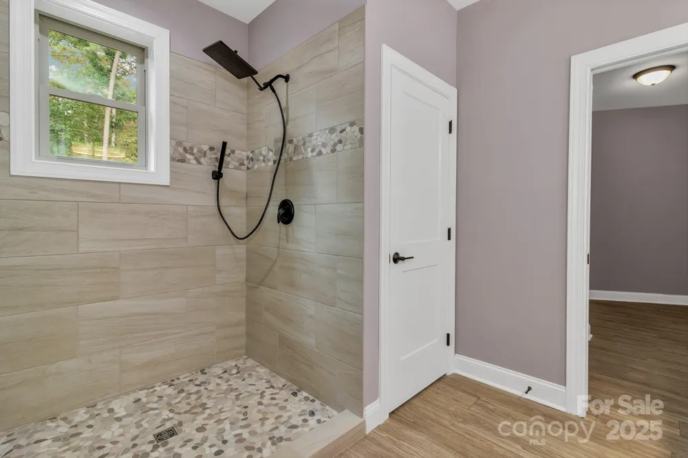 926 Settlers Trail Mars Hill, NC 28754
