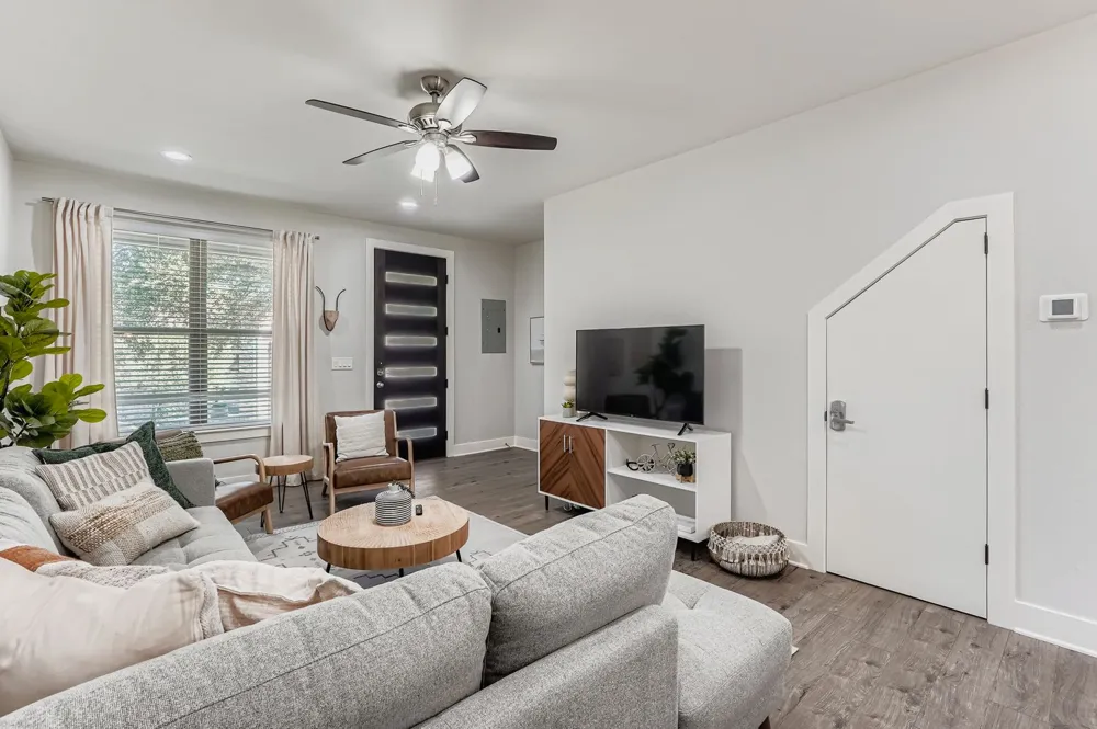 18803 Hogan Circle #14 Point Venture, TX 78645