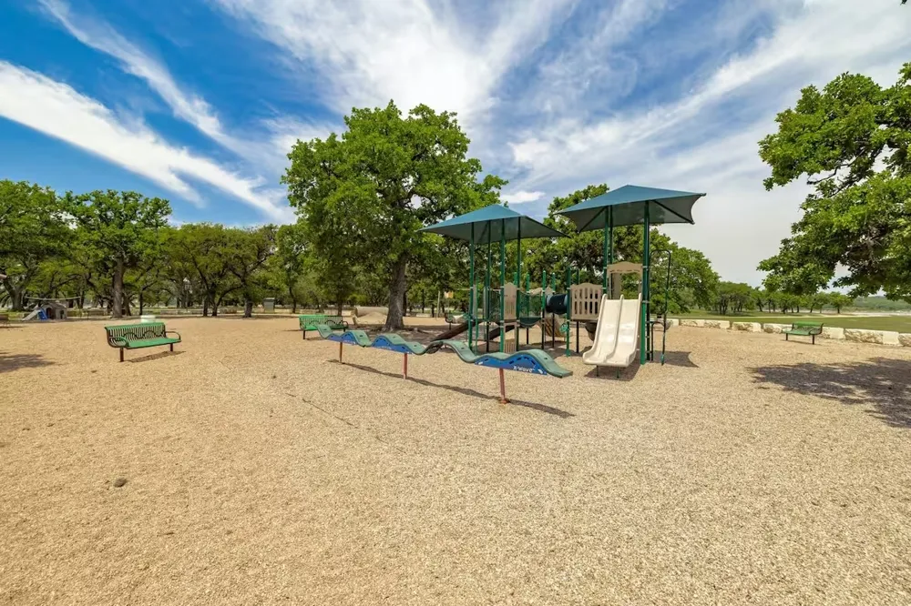 18803 Hogan Circle #14 Point Venture, TX 78645