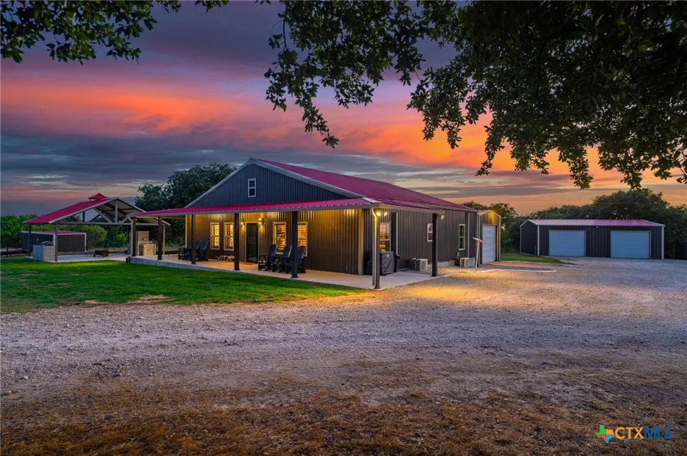 3021 FM 1689 Comanche, TX 76442