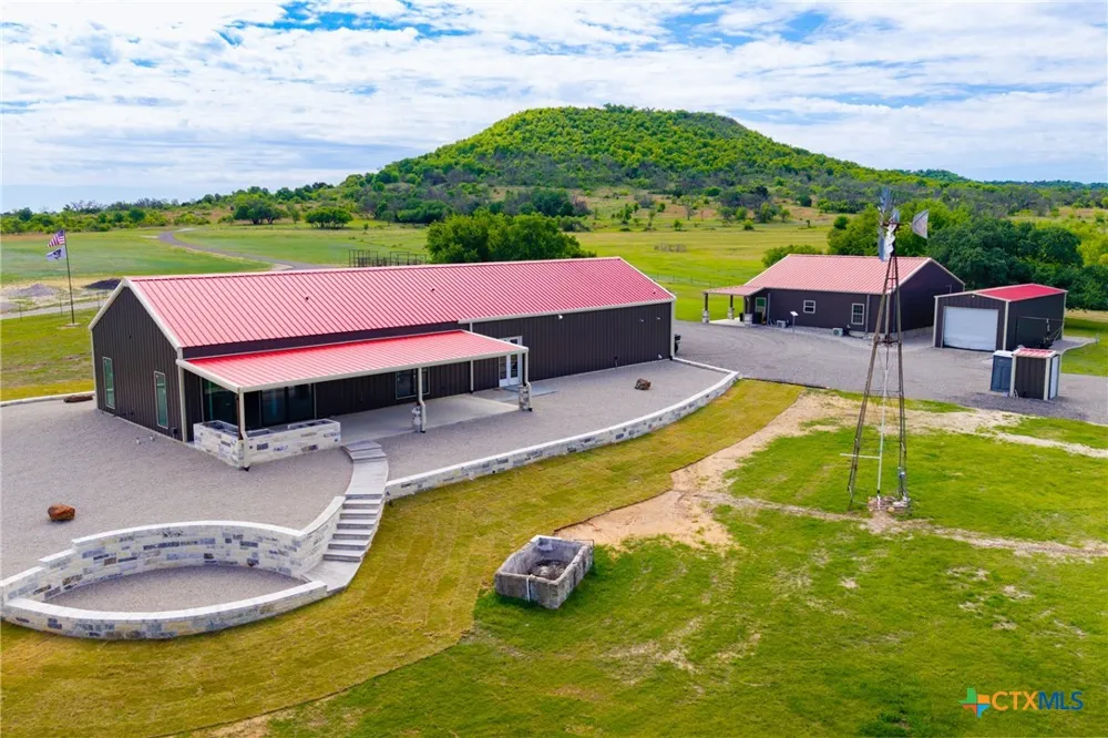 3021 FM 1689 Comanche, TX 76442