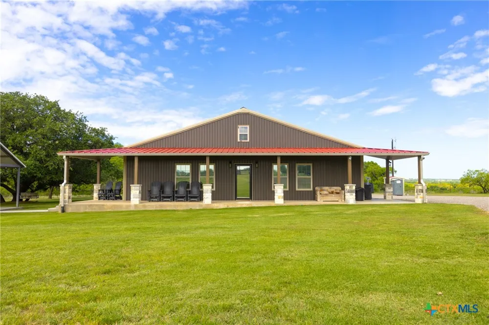 3021 FM 1689 Comanche, TX 76442