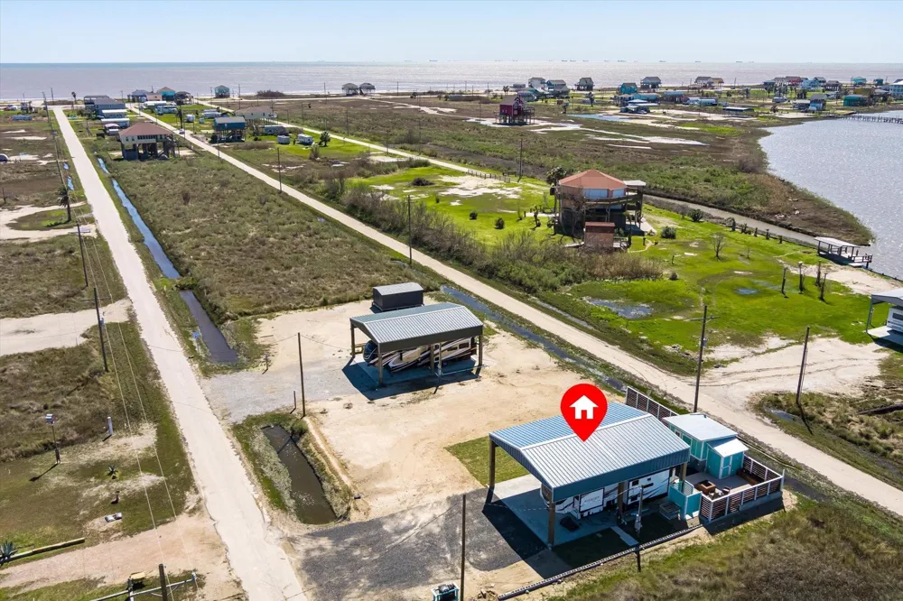 1137 Beach Front Road Gilchrist, TX 77617