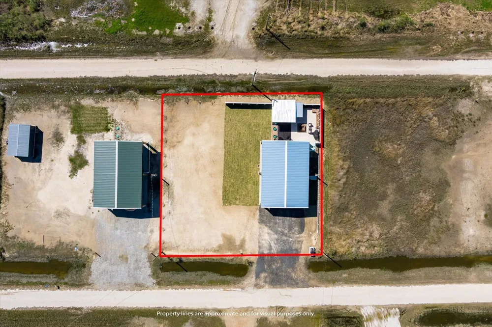 1137 Beach Front Road Gilchrist, TX 77617