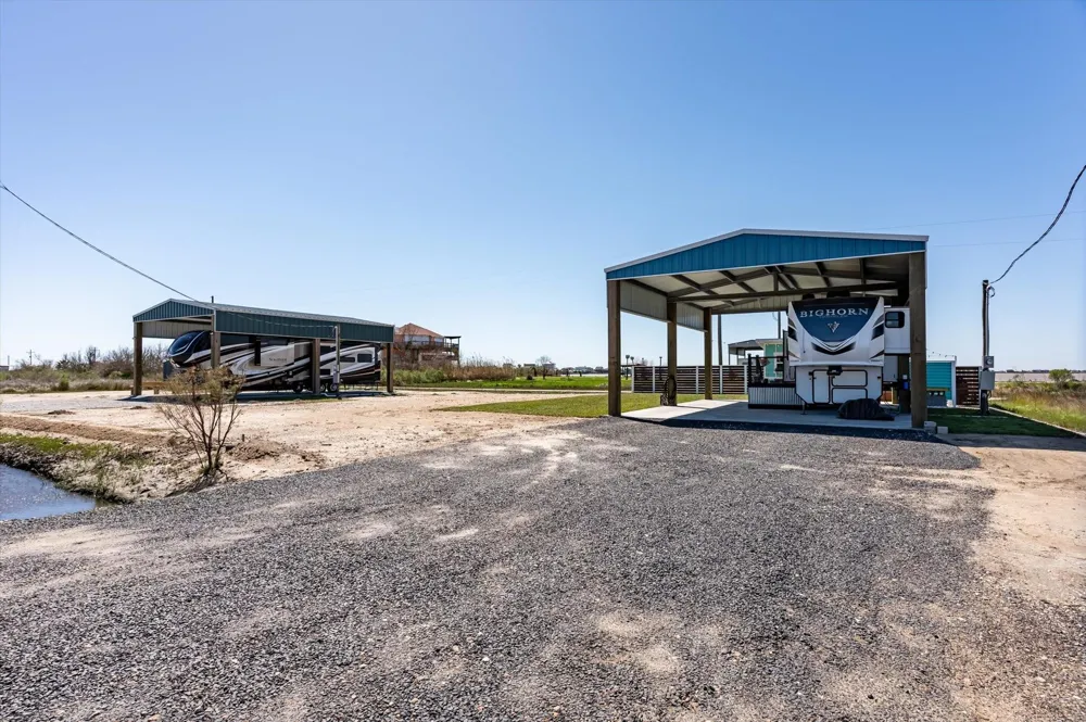 1137 Beach Front Road Gilchrist, TX 77617