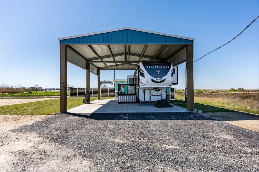 1137 Beach Front Road Gilchrist, TX 77617
