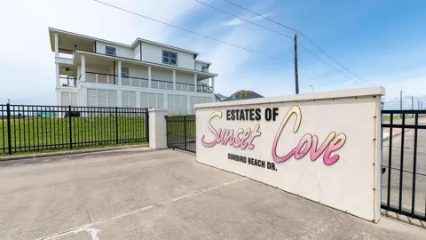 21302 Scissor Tail Lane