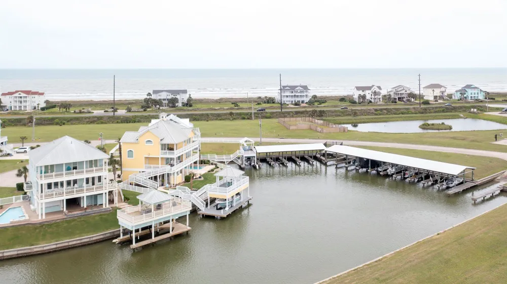 21306 Scissor Tail Lane Galveston, TX 77554