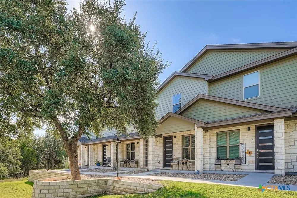 18803 Hogan Circle #14 Point Venture, TX 78645