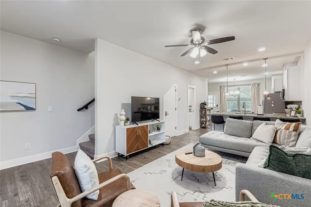 18803 Hogan Circle #14 Point Venture, TX 78645