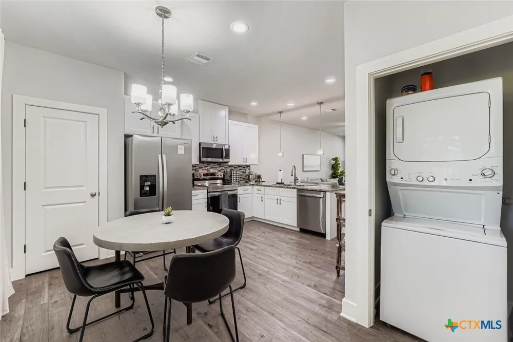18803 Hogan Circle #14 Point Venture, TX 78645