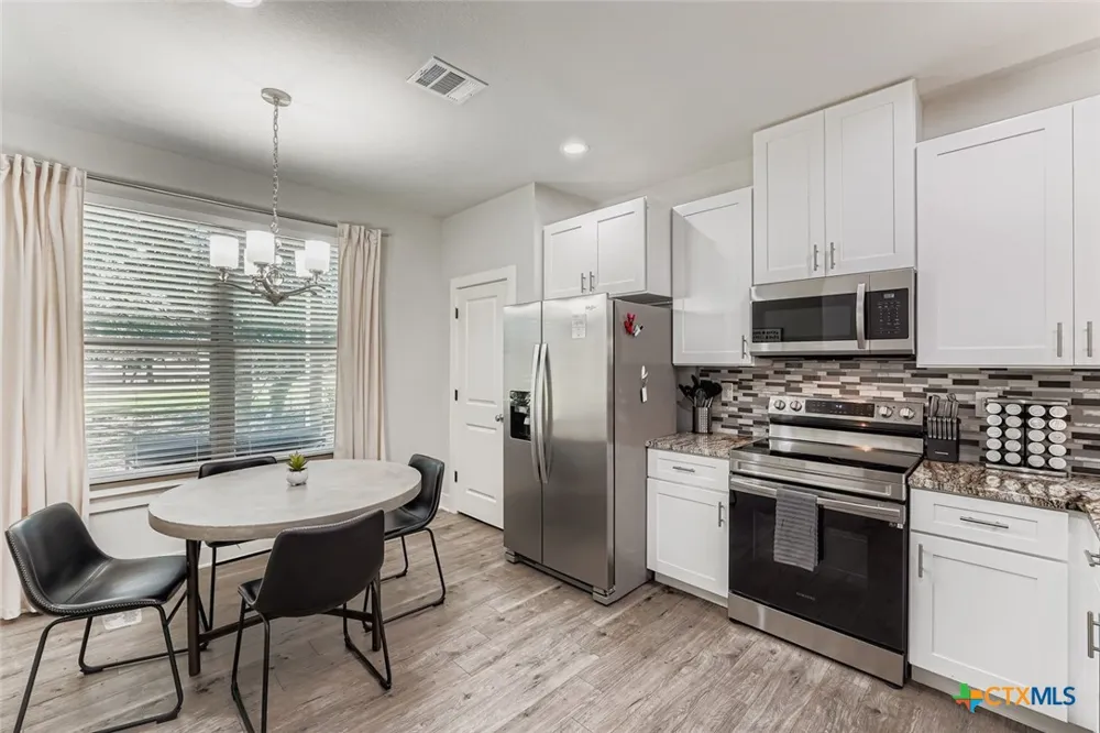 18803 Hogan Circle #14 Point Venture, TX 78645