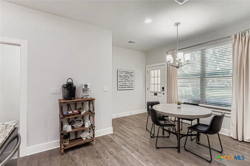 18803 Hogan Circle #14 Point Venture, TX 78645