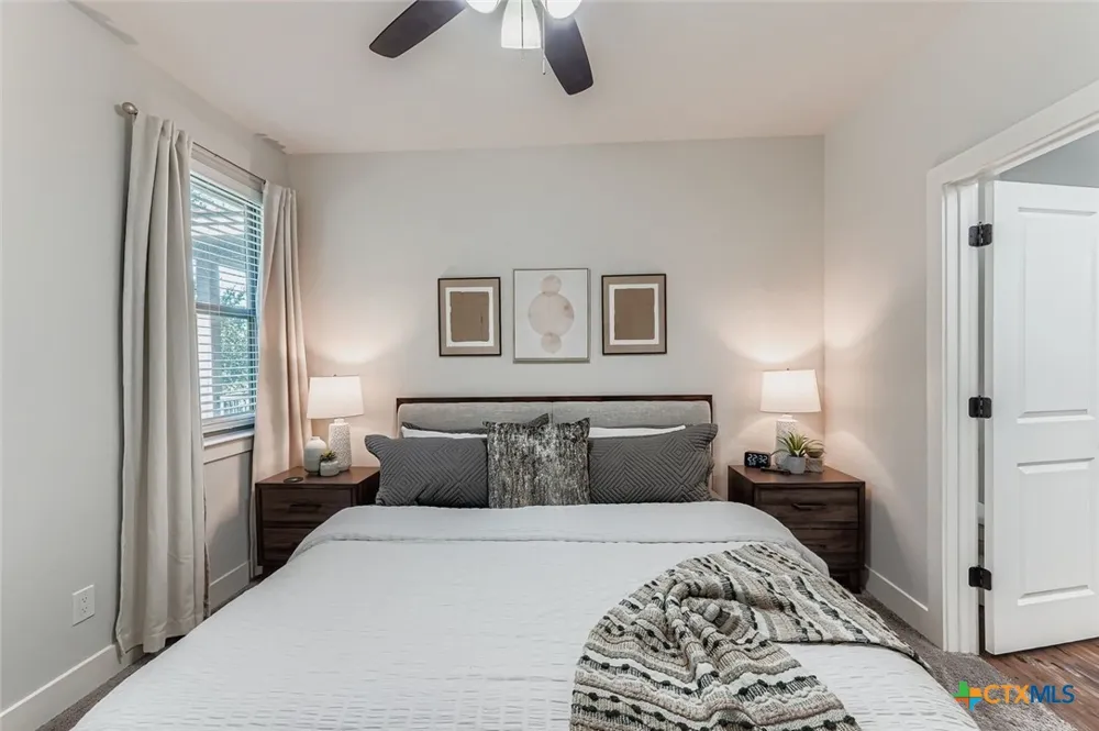 18803 Hogan Circle #14 Point Venture, TX 78645