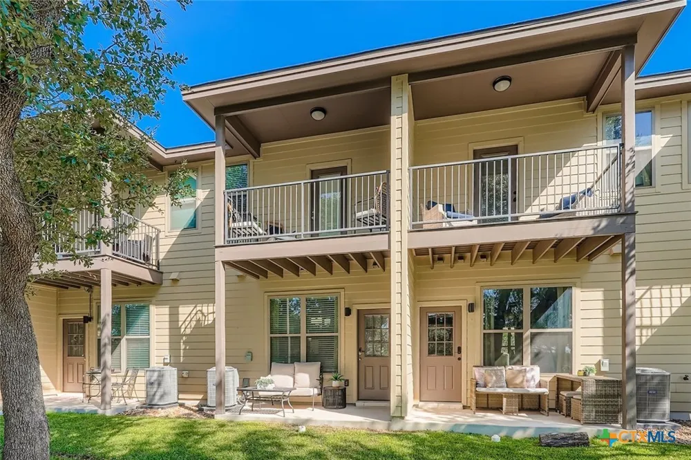 18803 Hogan Circle #14 Point Venture, TX 78645